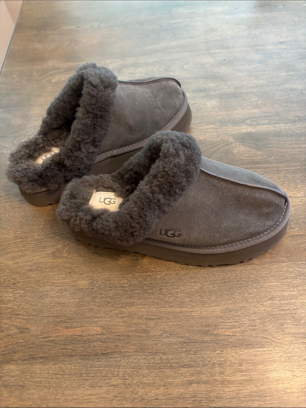 UGG Women's Charcoal Gray Shearling-Lined Slip-On Slippers